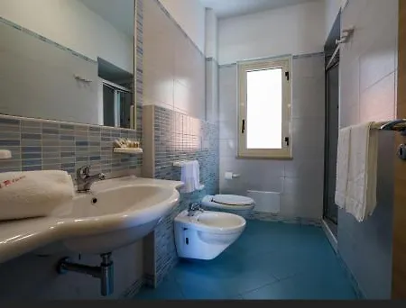 Old River Apartment *